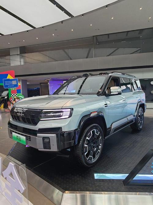 重庆67比亚迪方程豹硬派越野的爆款，英菲尼迪35周年与你共成长